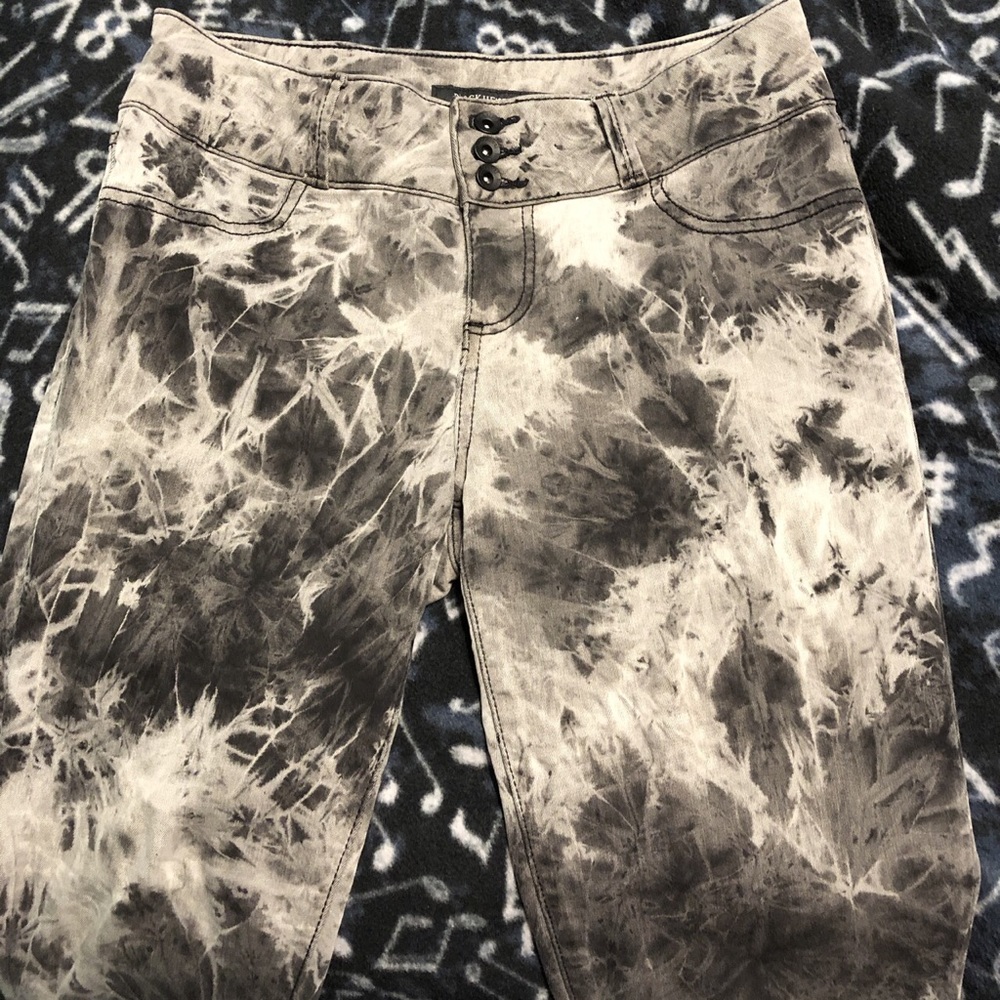Hot Topic Blackheart skinny jeans.